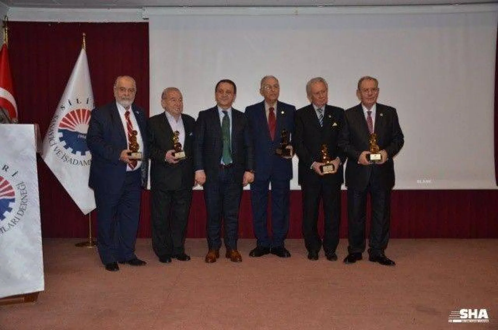 SİAD'tan &quotDuayenlere saygı&quot