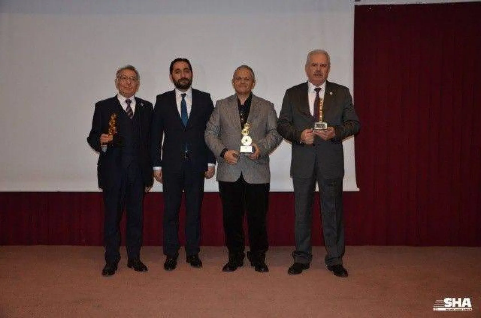 SİAD'tan &quotDuayenlere saygı&quot