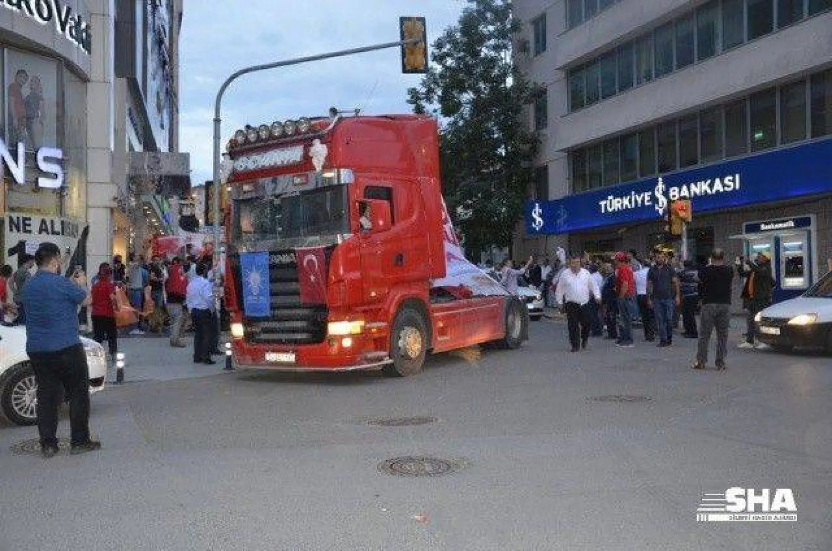 Seçimlerde objektifimize takılanlar