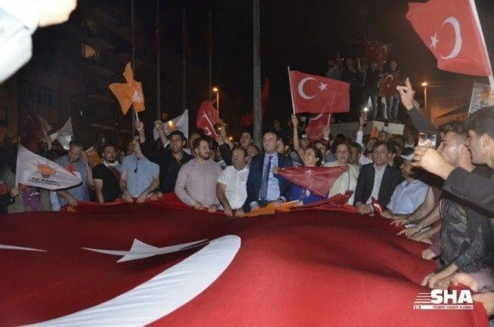 Seçimlerde objektifimize takılanlar