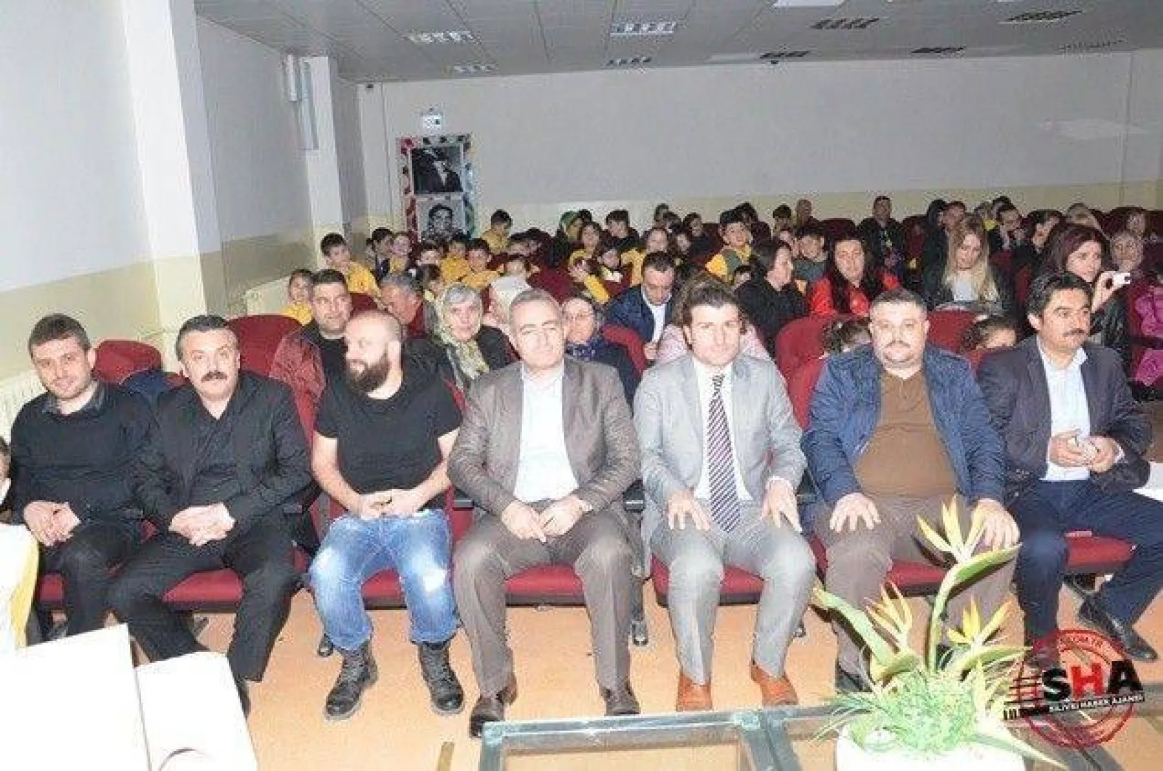 Kendileri yazdılar, kendileri oynadılar