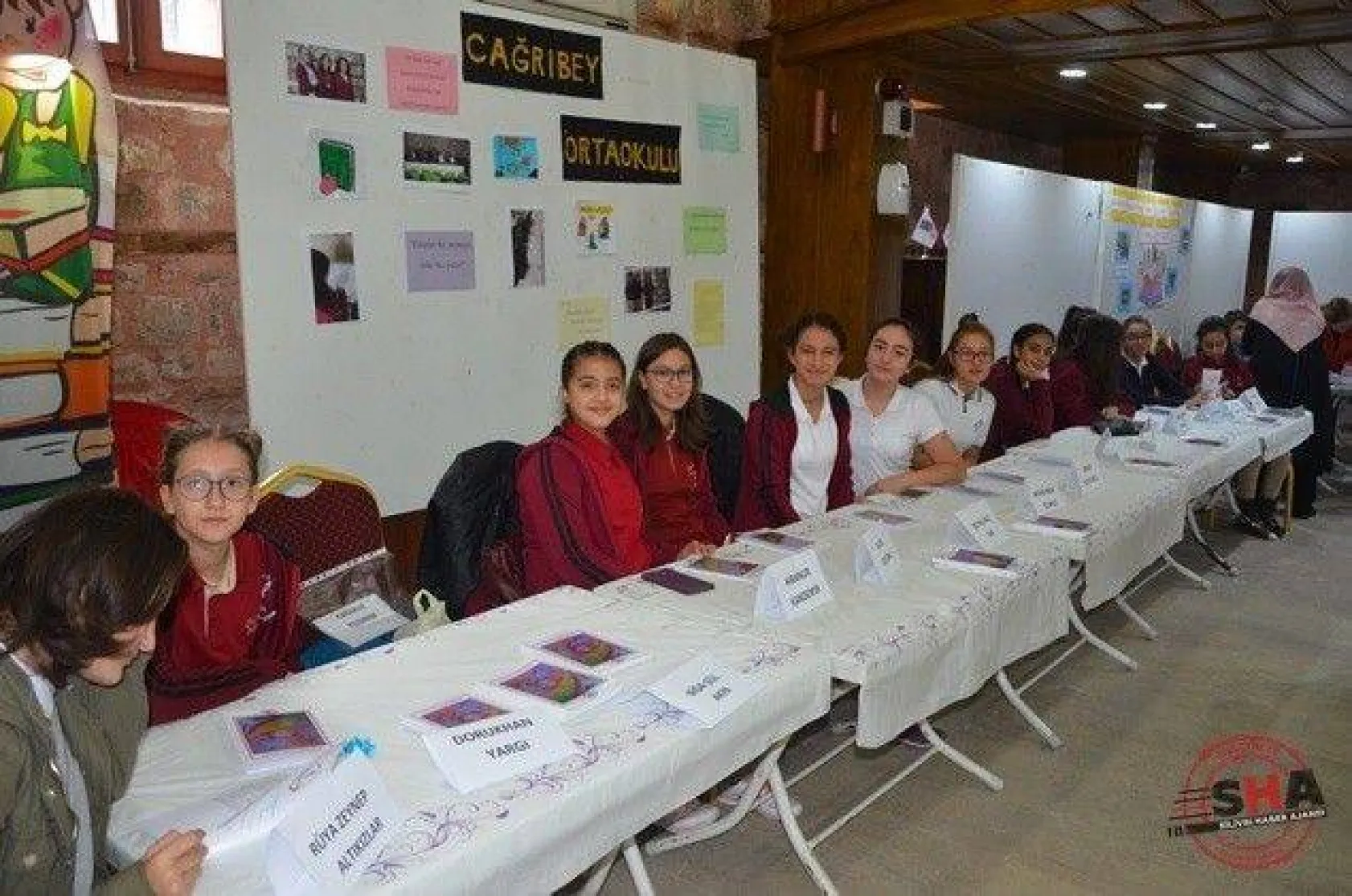 İstanbul'un Çocuk Yazarları kitaplarını imzaladı