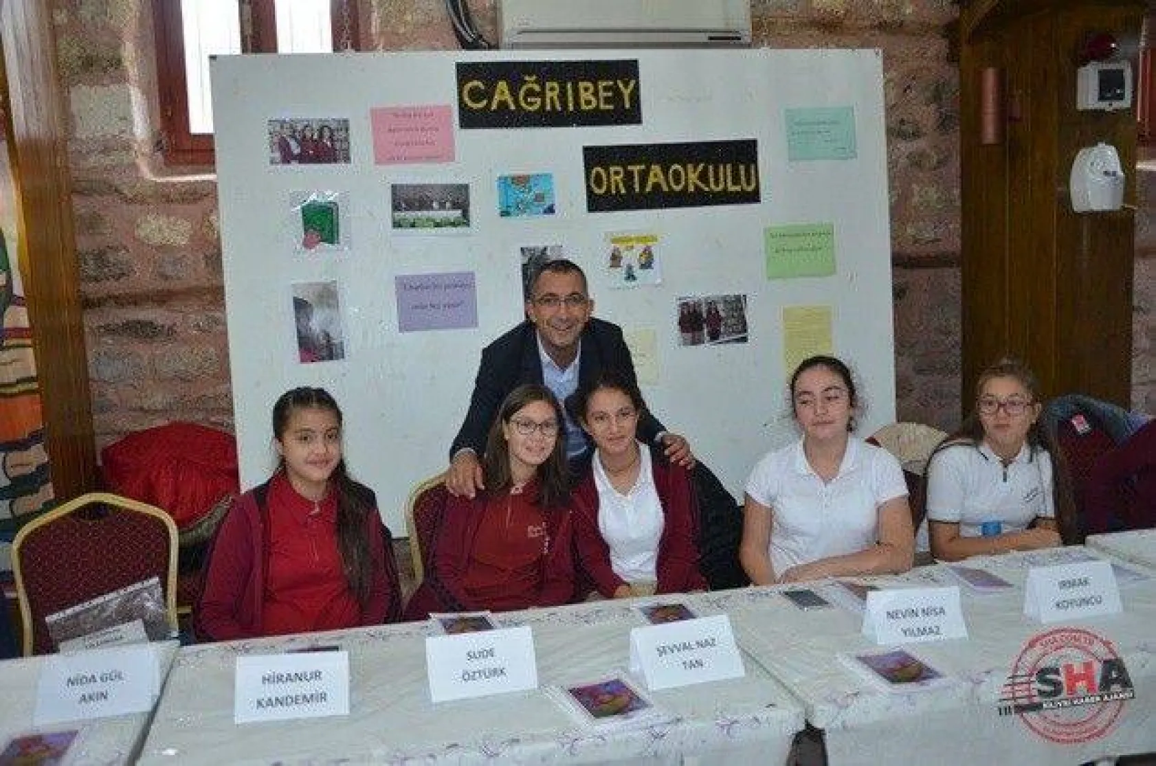 İstanbul'un Çocuk Yazarları kitaplarını imzaladı