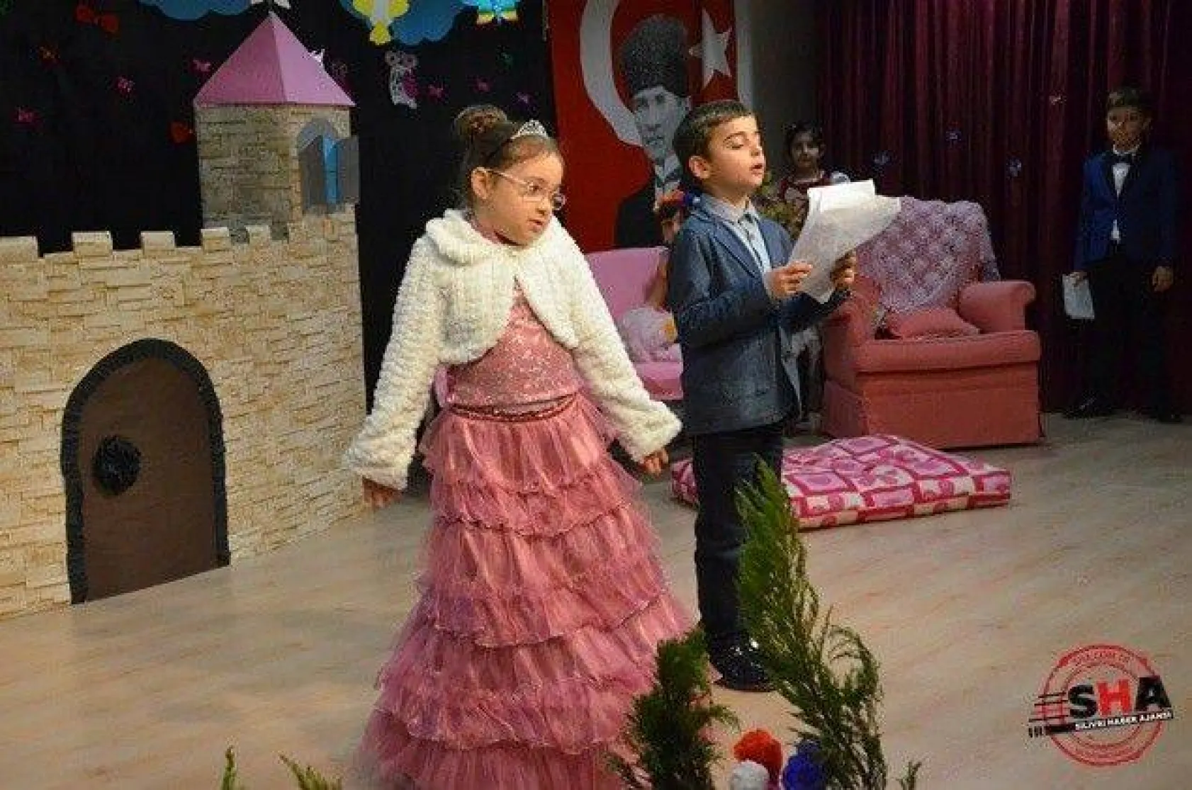 Kendileri yazdılar, kendileri oynadılar