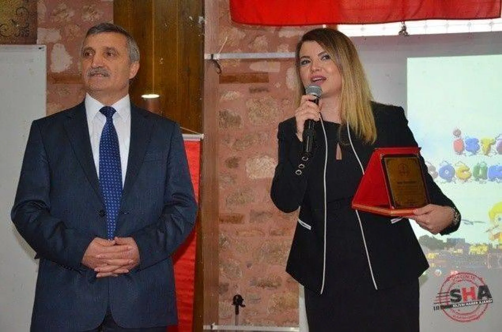 İstanbul'un Çocuk Yazarları kitaplarını imzaladı