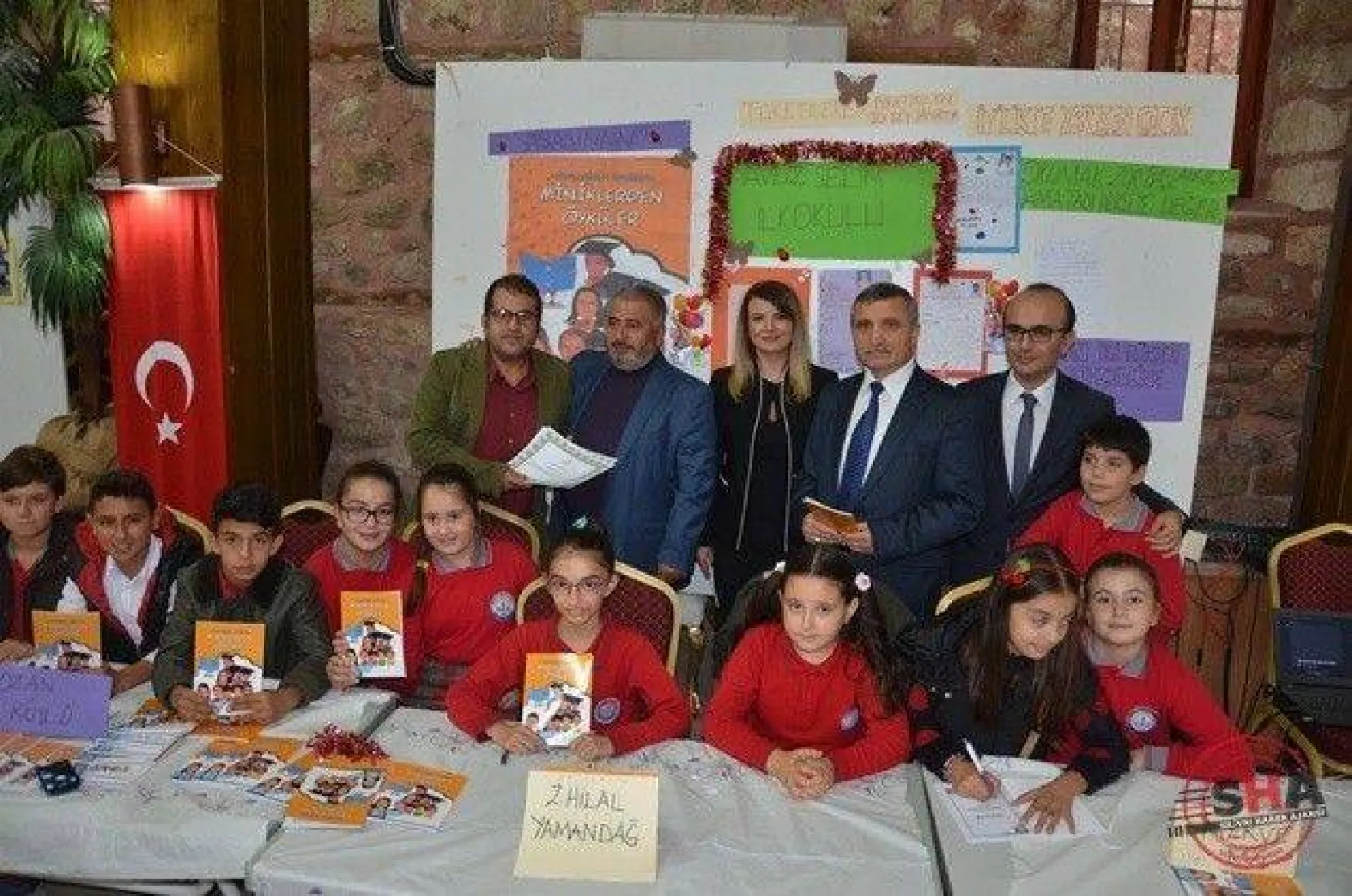 İstanbul'un Çocuk Yazarları kitaplarını imzaladı