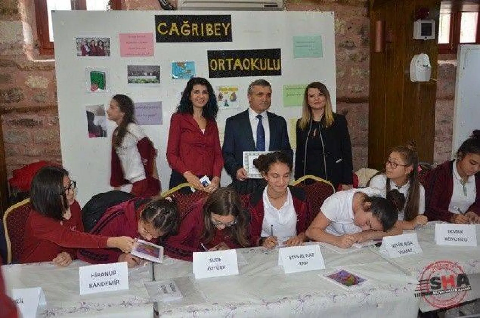 İstanbul'un Çocuk Yazarları kitaplarını imzaladı