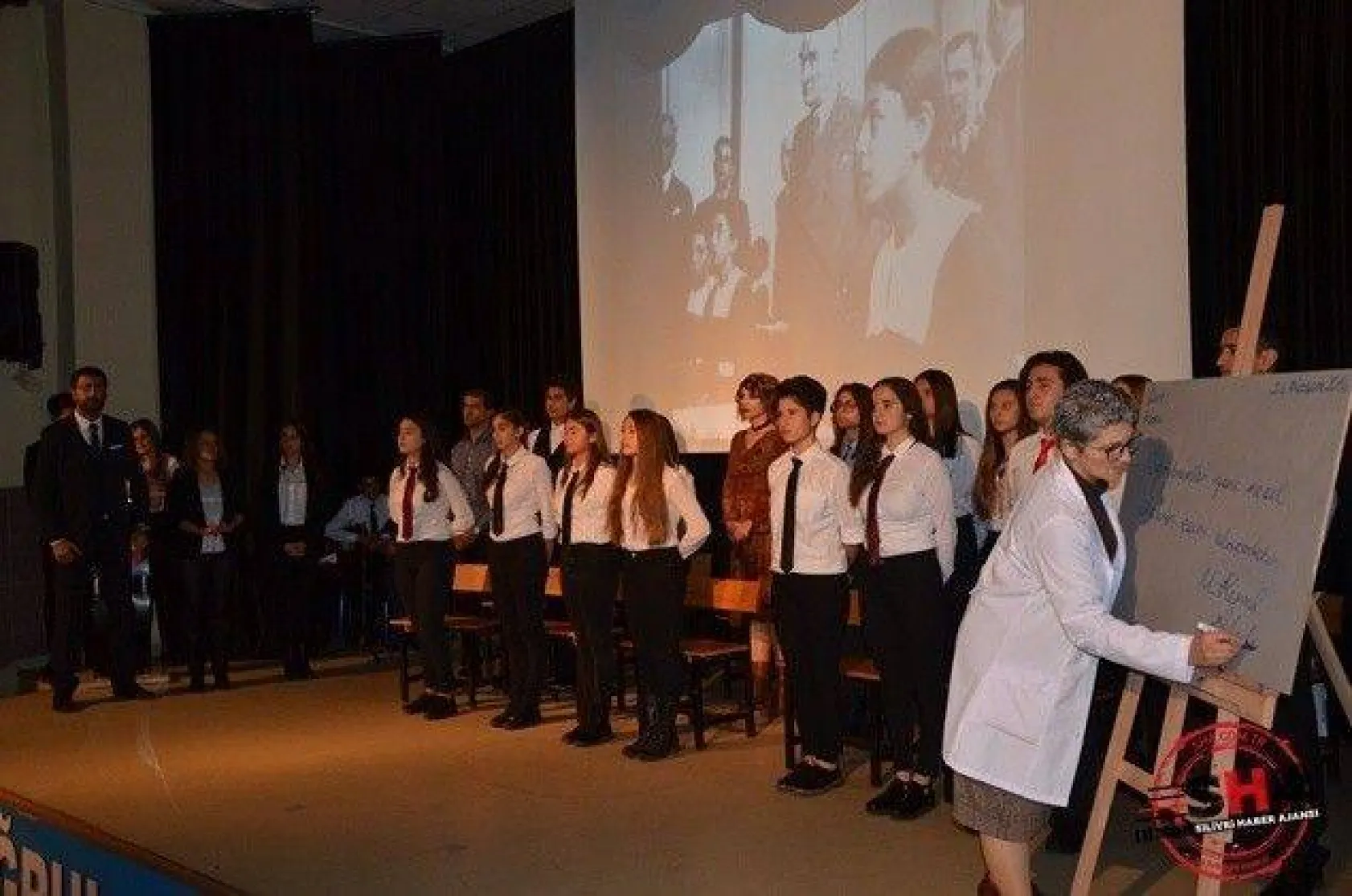 Öğretmenler Günü Kutlaması salon programıyla devam etti