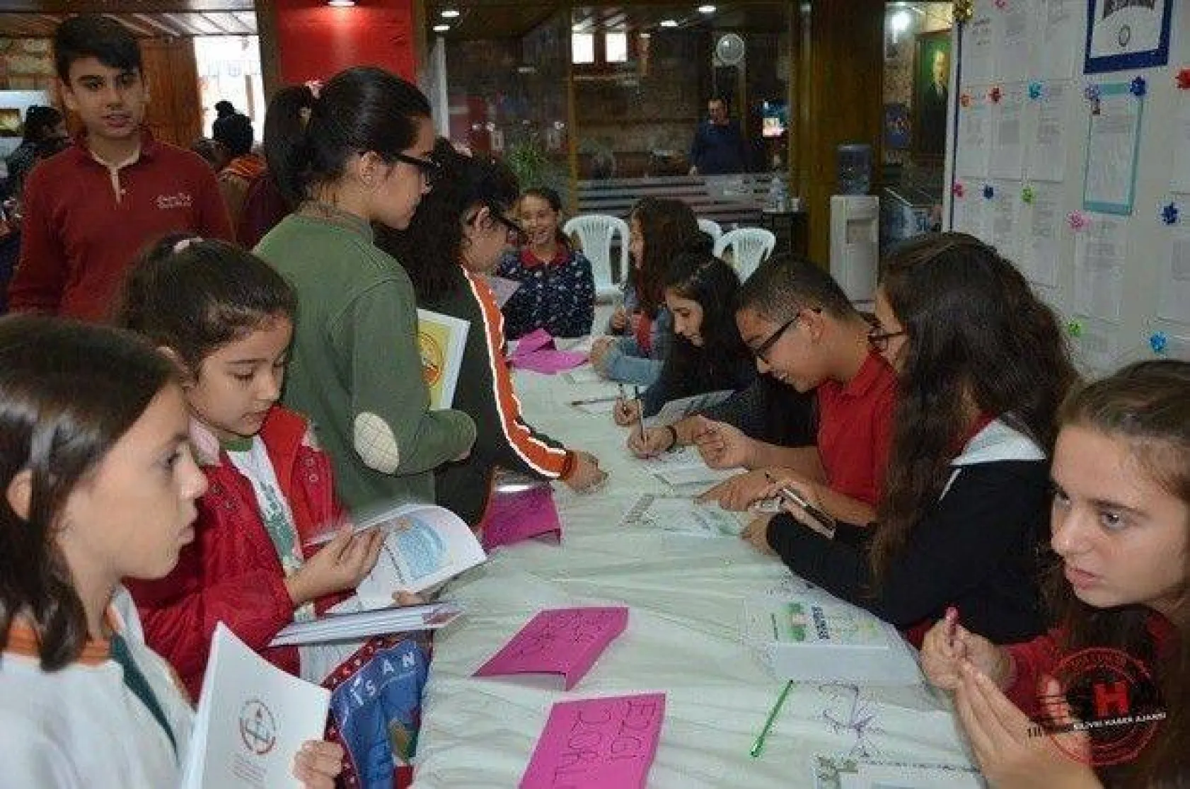 İstanbul'un Çocuk Yazarları kitaplarını imzaladı