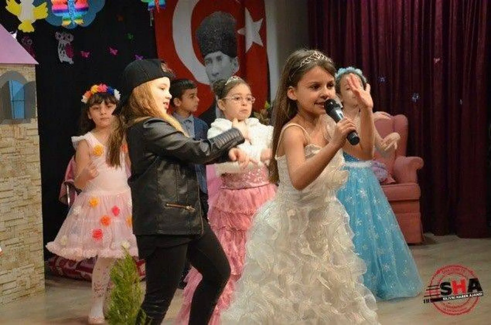 Kendileri yazdılar, kendileri oynadılar