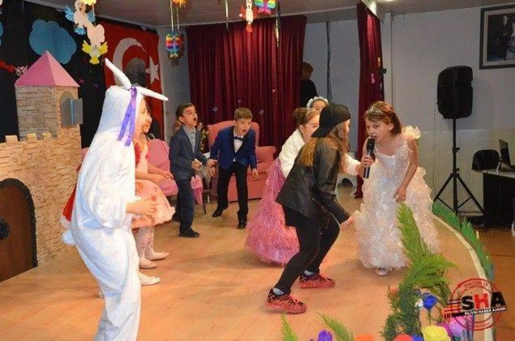 Kendileri yazdılar, kendileri oynadılar