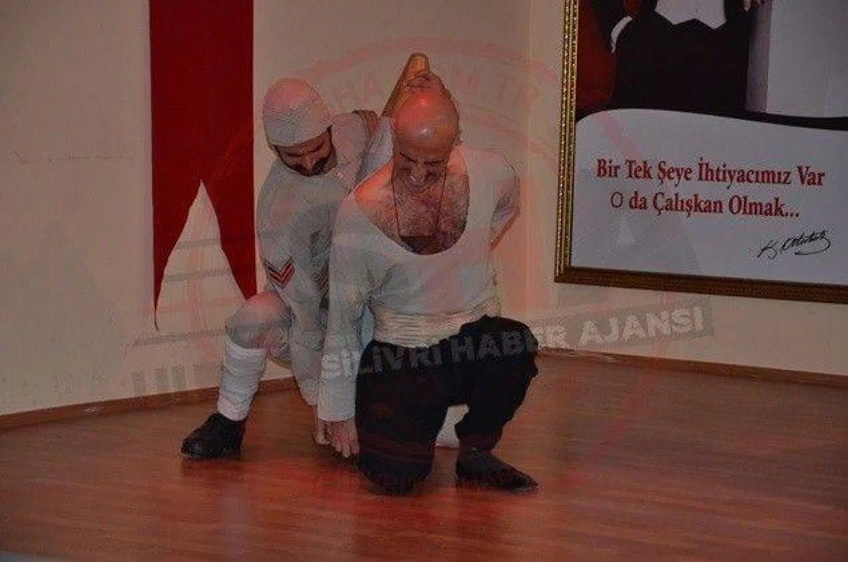 Solmaz, öğrencilere tiyatroyu anlattı