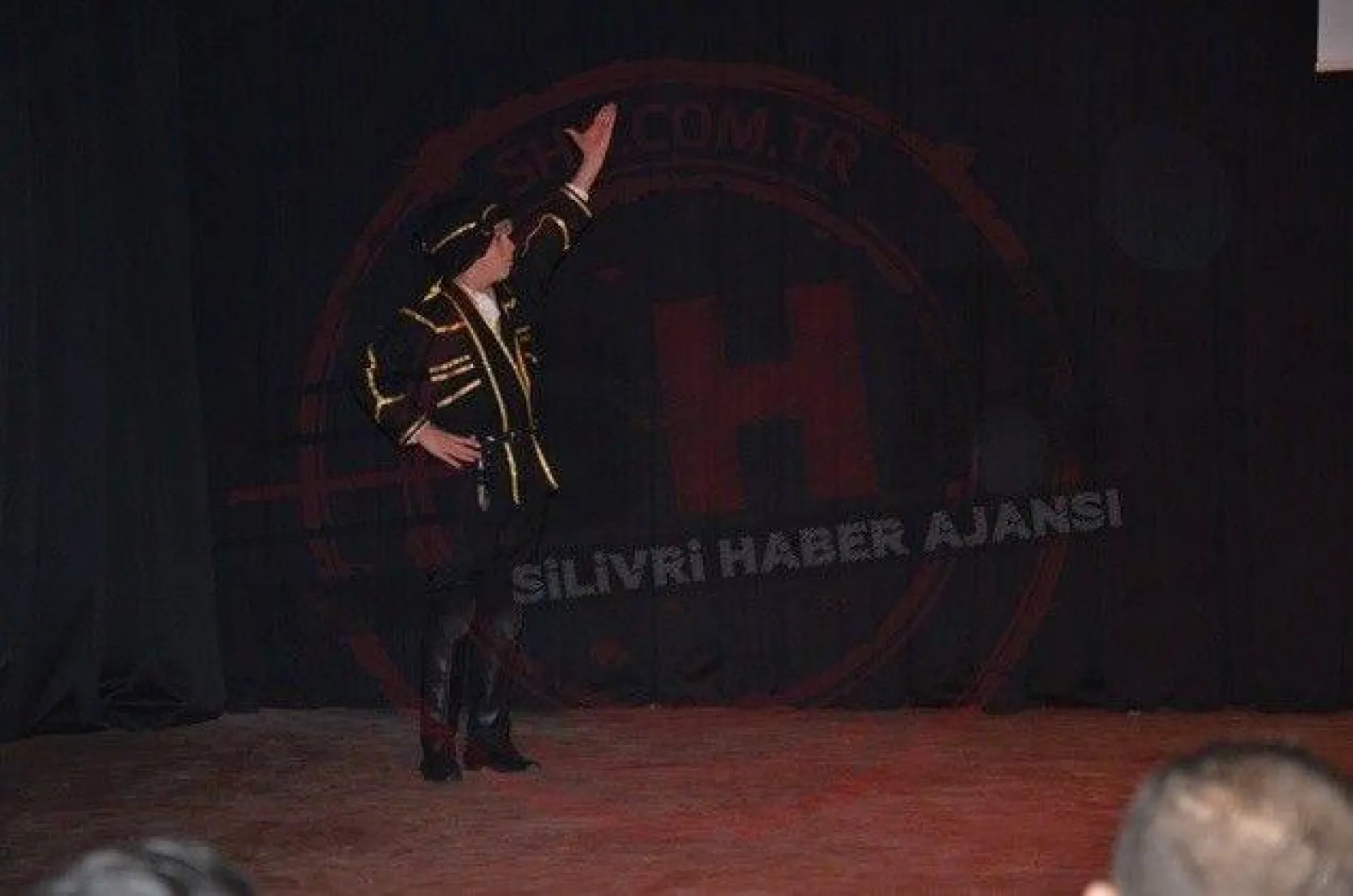 Gönüllerde Ahenk'in İZ'i var