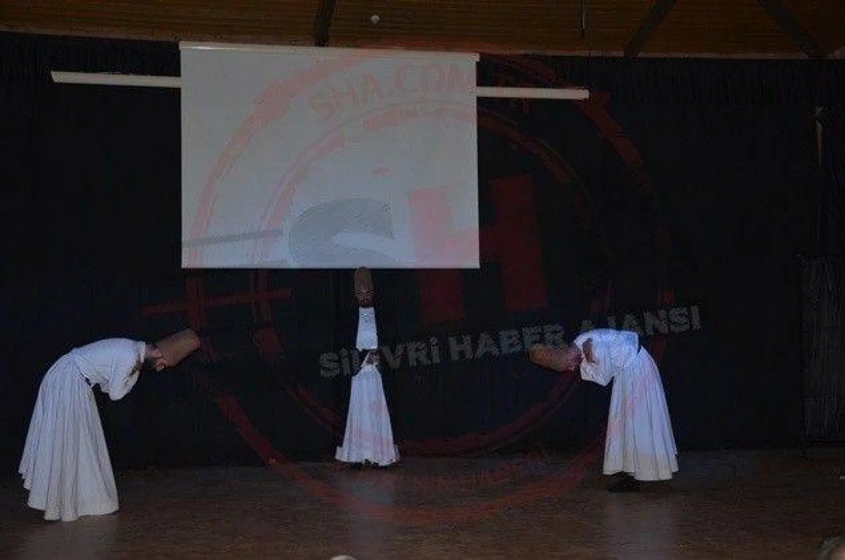 Gönüllerde Ahenk'in İZ'i var