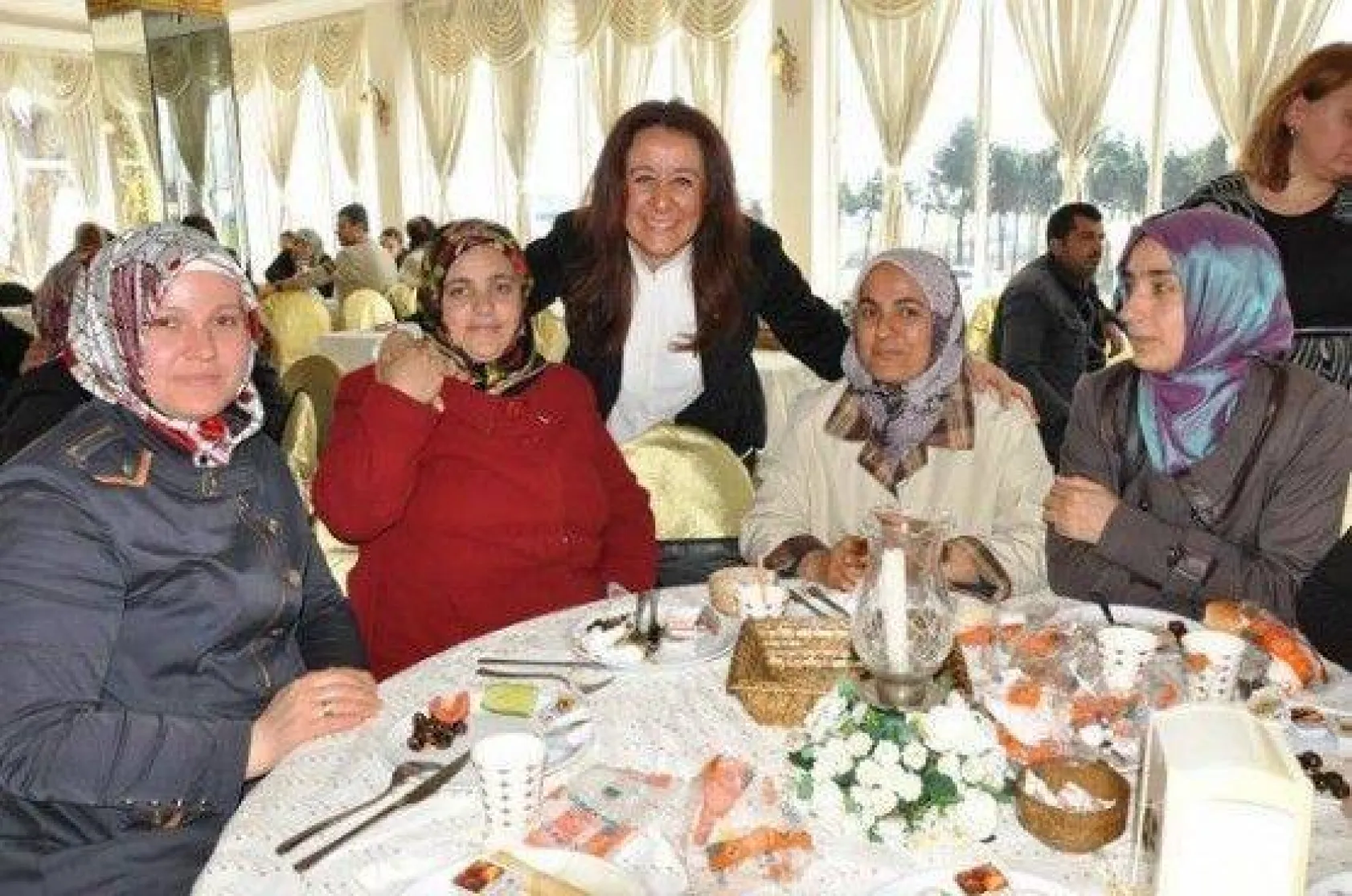 Ak Parti Heyetinden Anlamlı Kahvaltı