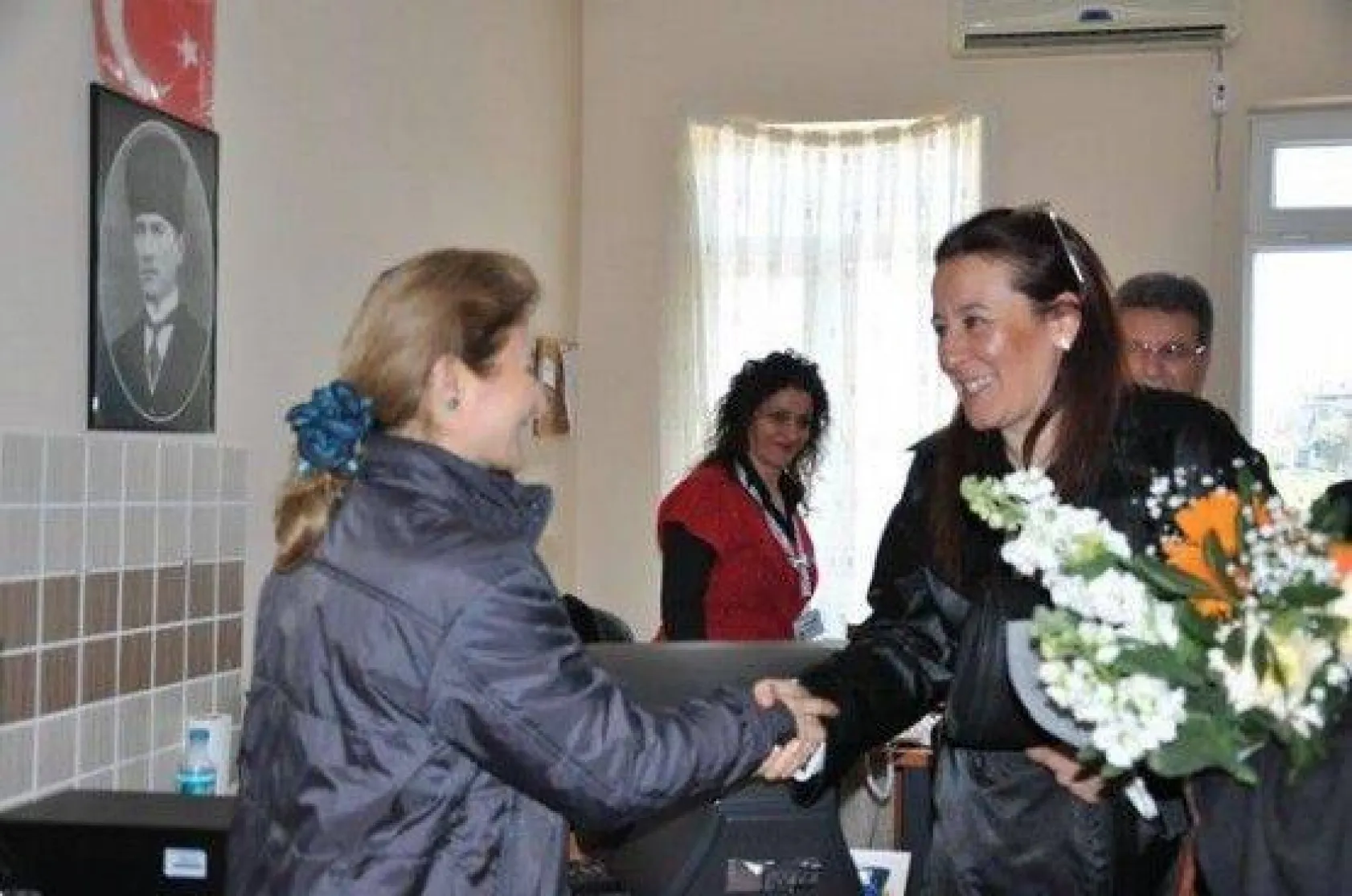 Tahir Sert Tıp Bayramını Karanfillerle Kutladı