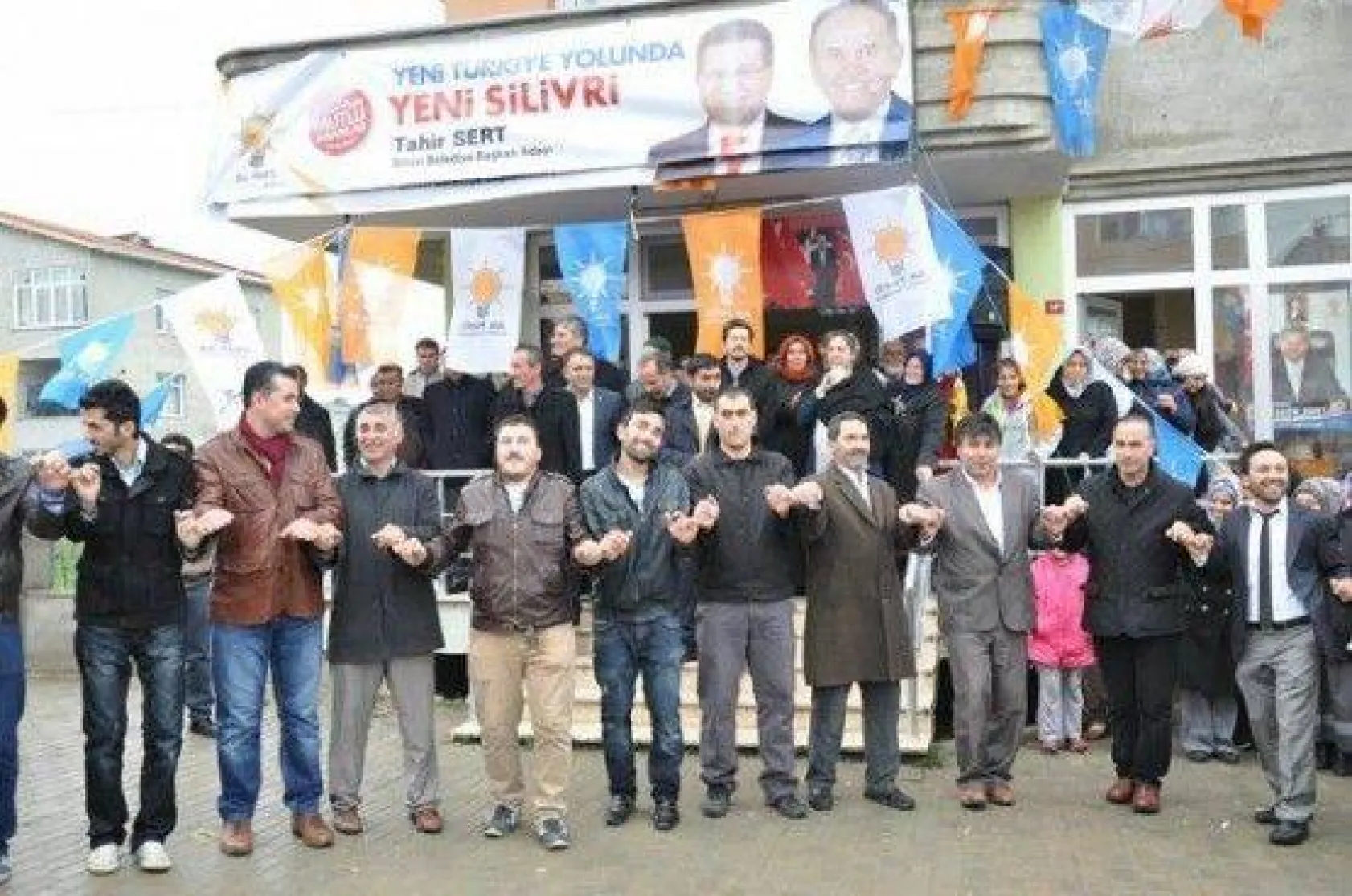 Mimarsinan Mahallesi'nde Halaylı Açılış