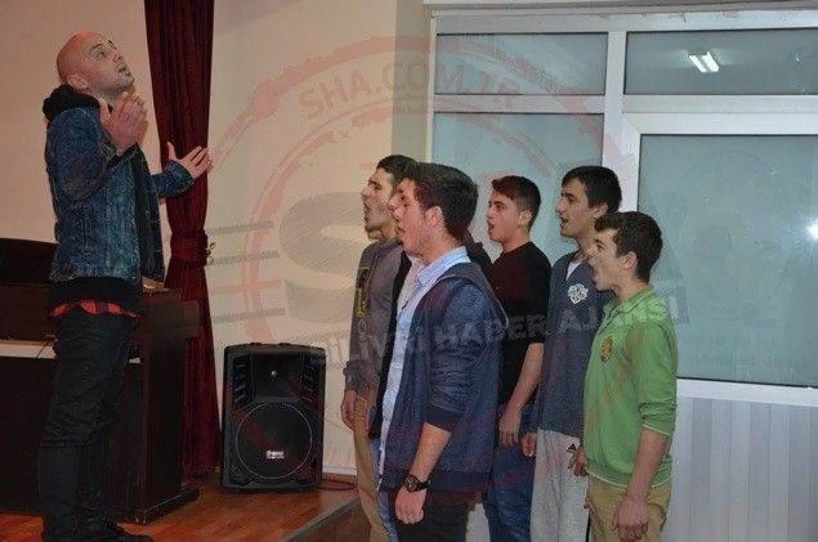 Solmaz, öğrencilere tiyatroyu anlattı