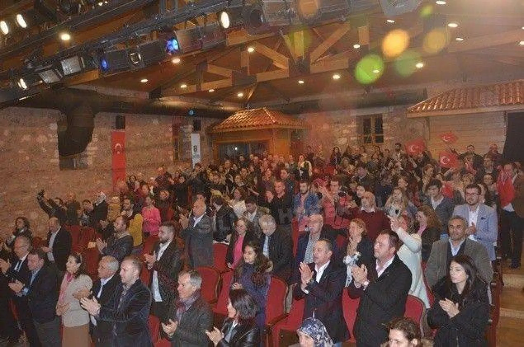 Gönüllerde Ahenk'in İZ'i var