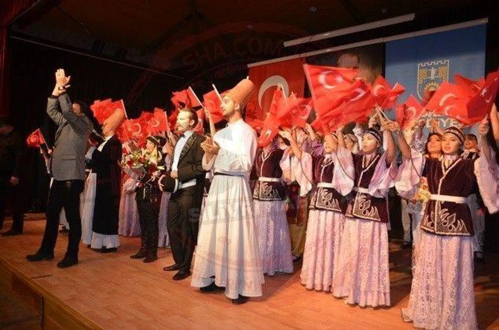 Gönüllerde Ahenk'in İZ'i var