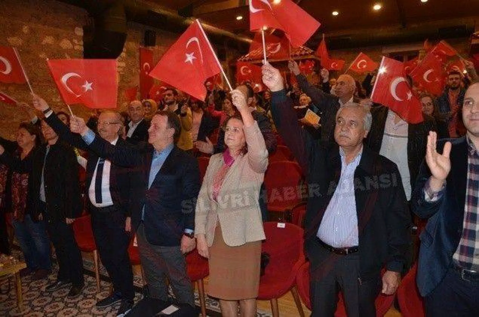 Gönüllerde Ahenk'in İZ'i var