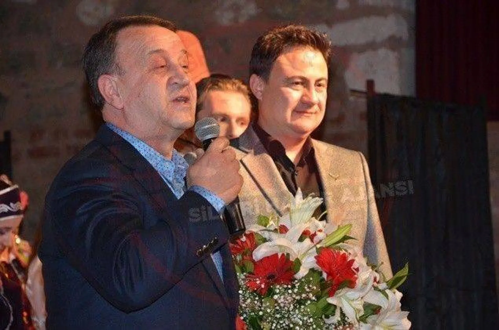 Gönüllerde Ahenk'in İZ'i var