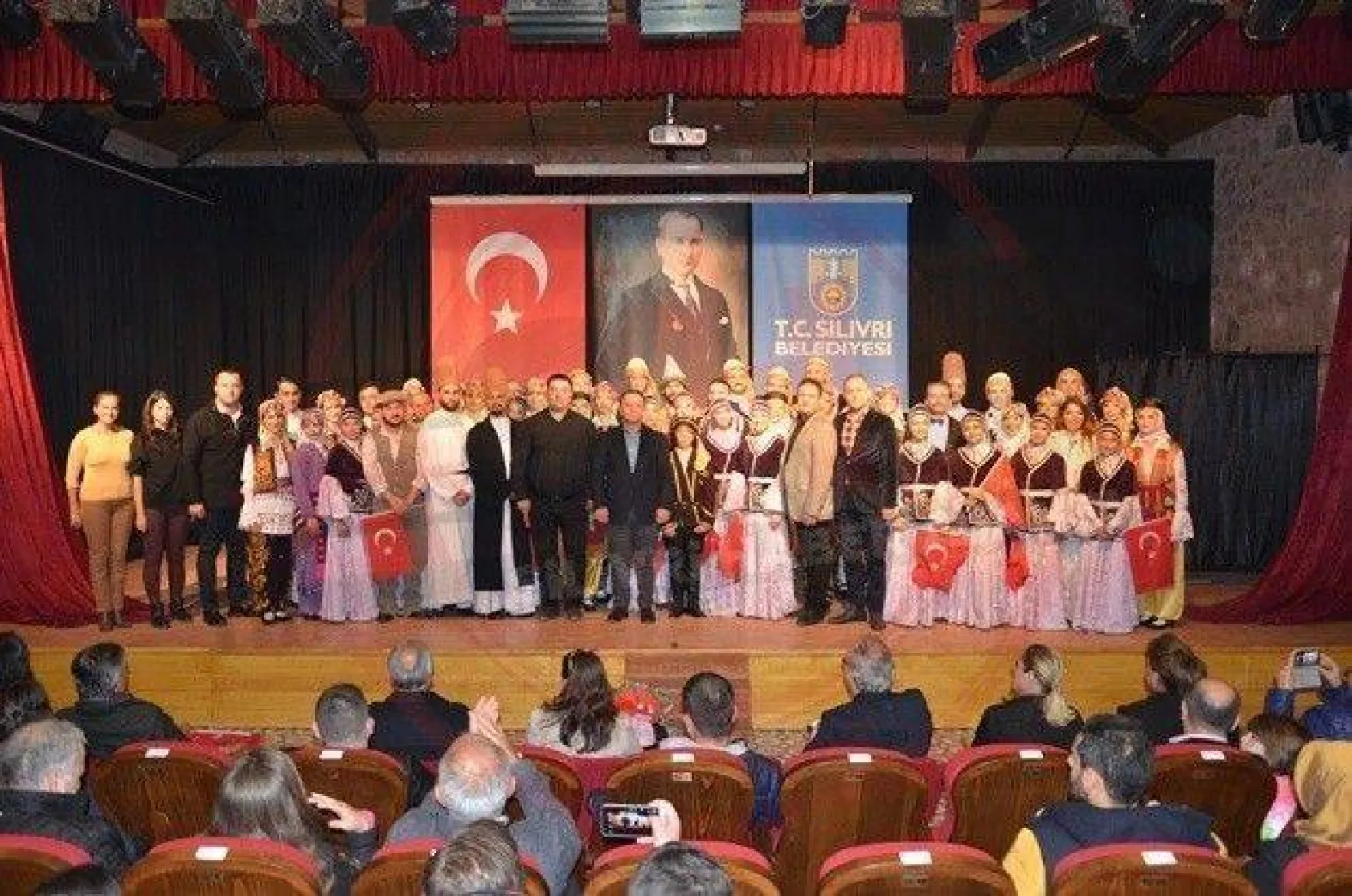 Gönüllerde Ahenk'in İZ'i var