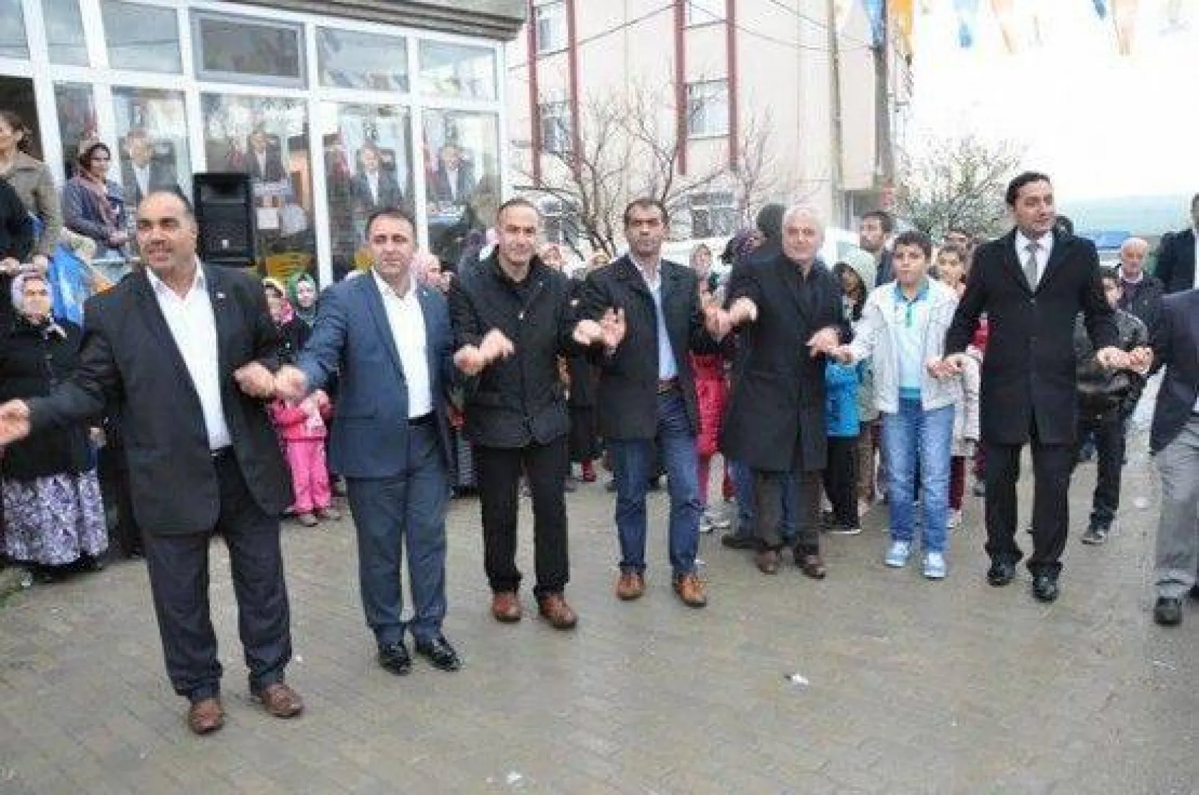 Mimarsinan Mahallesi'nde Halaylı Açılış