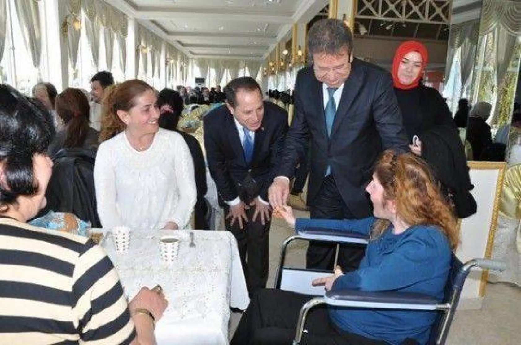 Ak Parti Heyetinden Anlamlı Kahvaltı