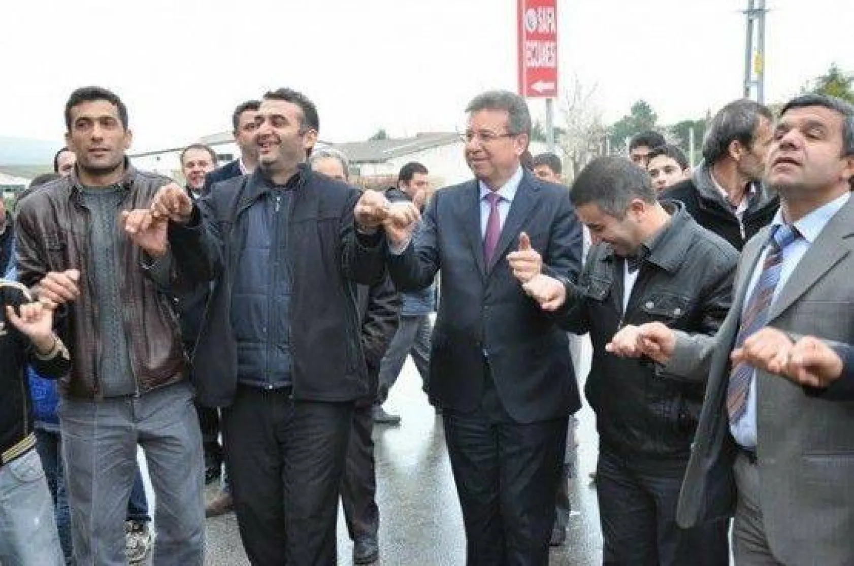 Mimarsinan Mahallesi'nde Halaylı Açılış