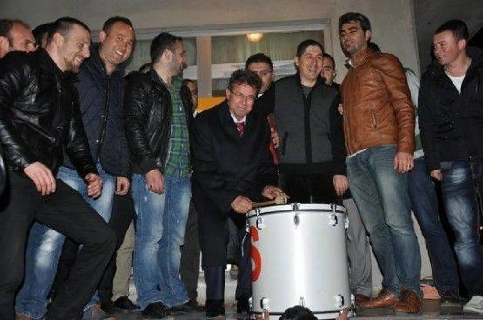 Sert 'Biz sadece Hakkın ve Halkın karşısında eğiliriz'