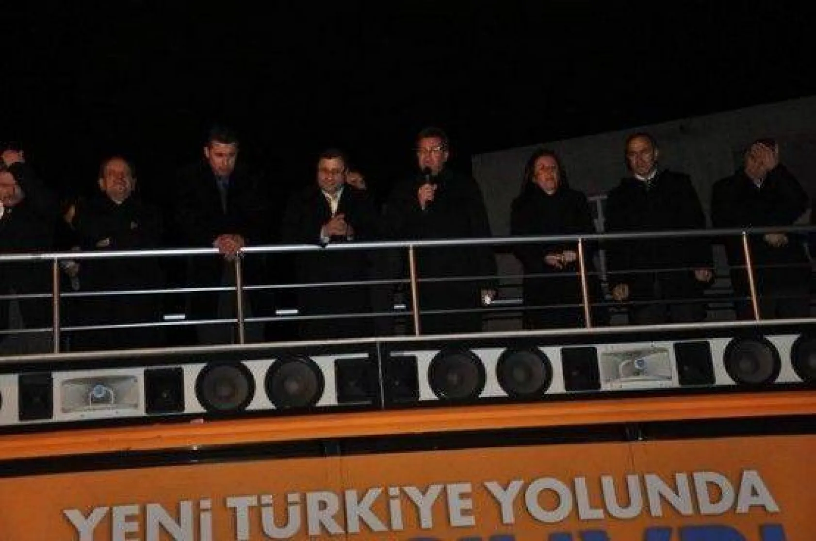 Sert 'Biz sadece Hakkın ve Halkın karşısında eğiliriz'