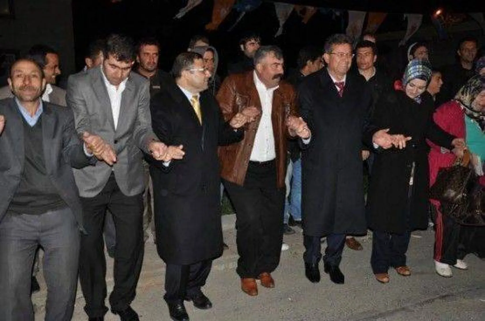 Sert 'Biz sadece Hakkın ve Halkın karşısında eğiliriz'