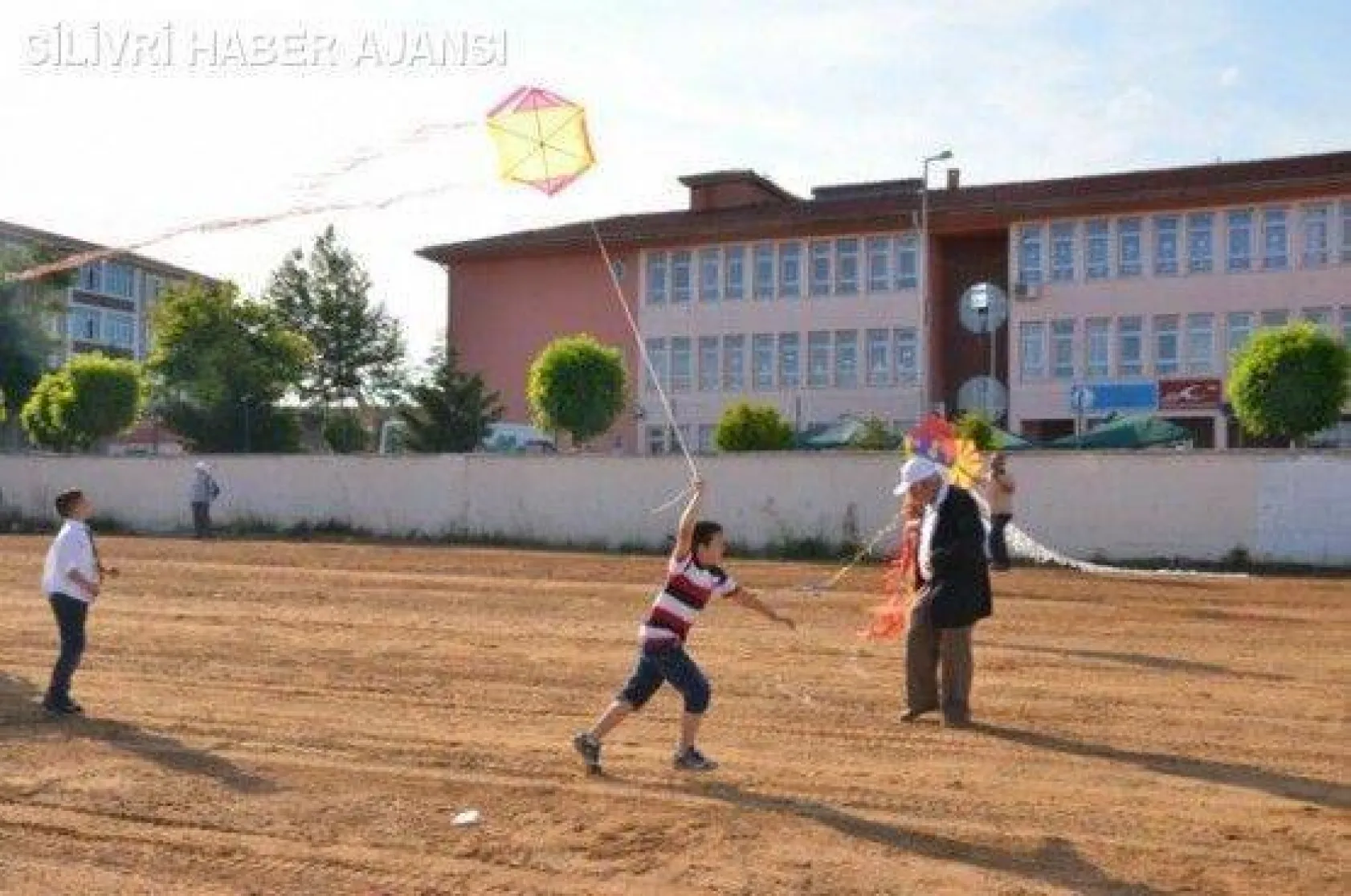 Uçurtmalar gökyüzüyle buluştu