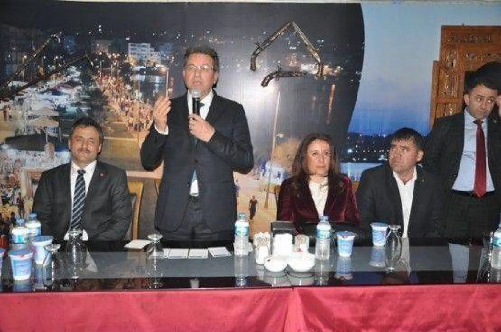 Tahir Sert Hafriyatçılarla Akşam Yemeğinde Buluştu