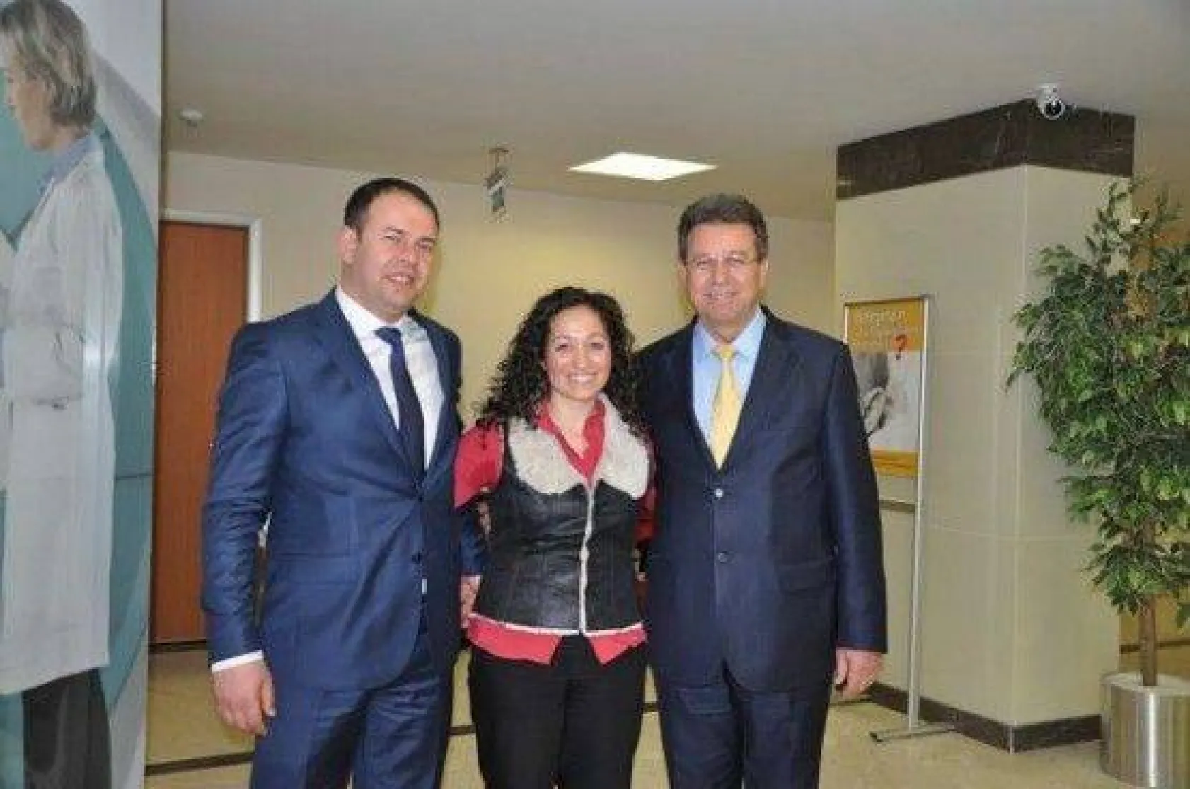 Tahir Sert Tıp Bayramını Karanfillerle Kutladı