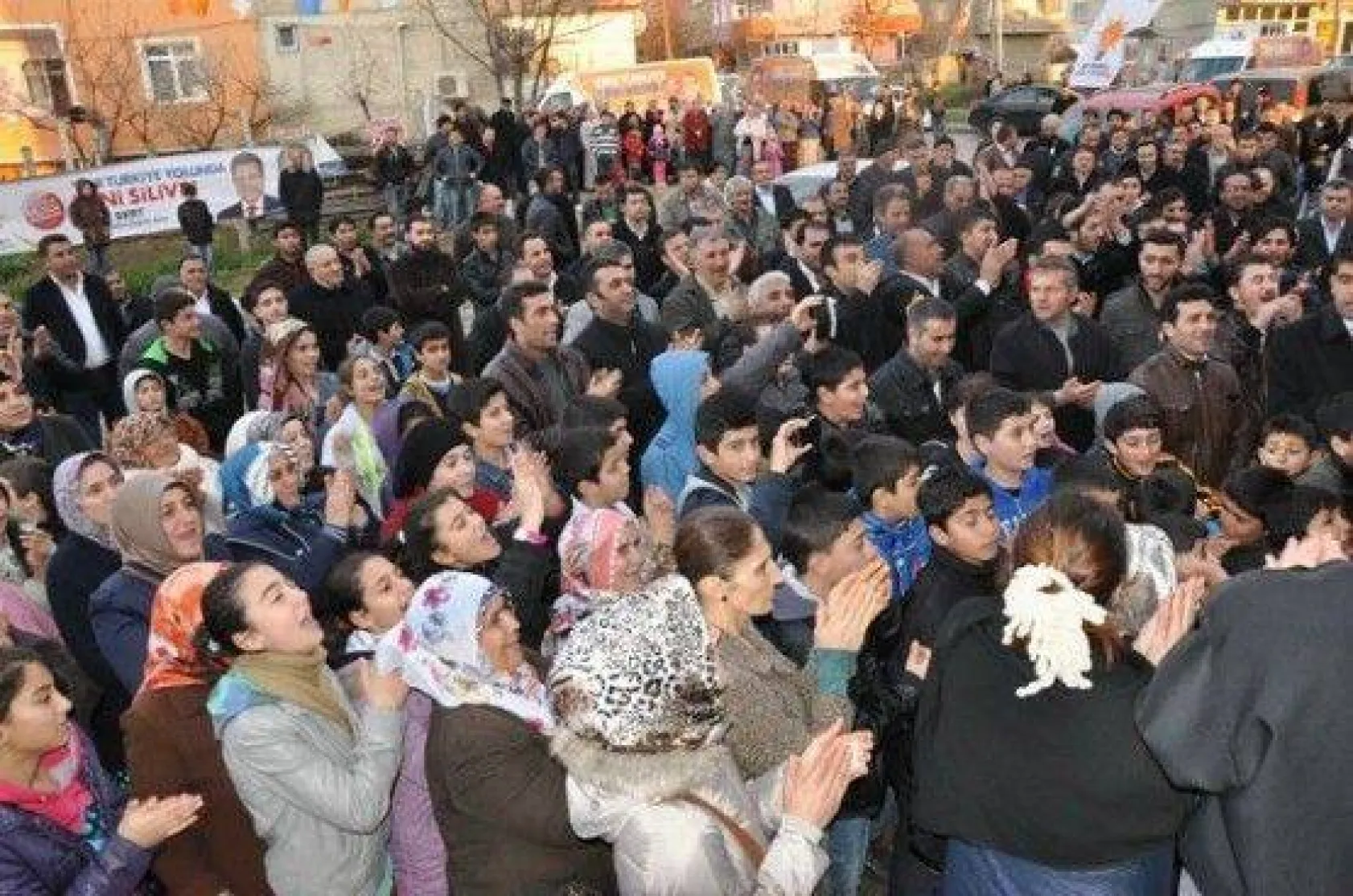 Mimarsinan Mahallesi'nde Halaylı Açılış