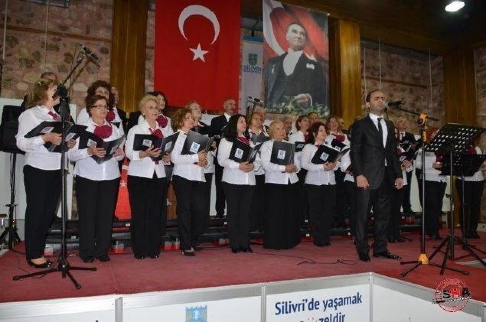 Neşat Ertaş Türkülerle Anıldı