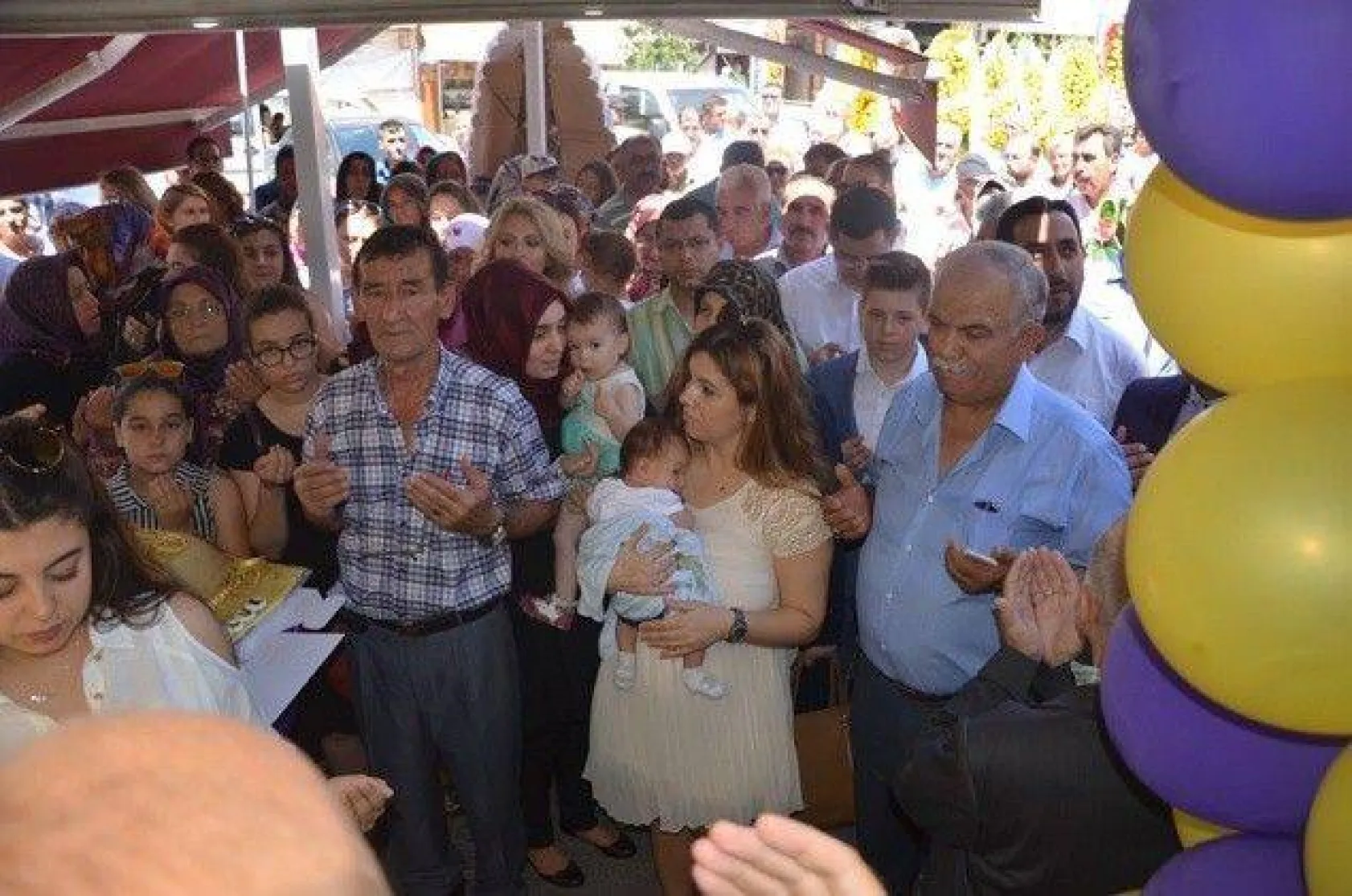 Altın almak için sıraya girdiler