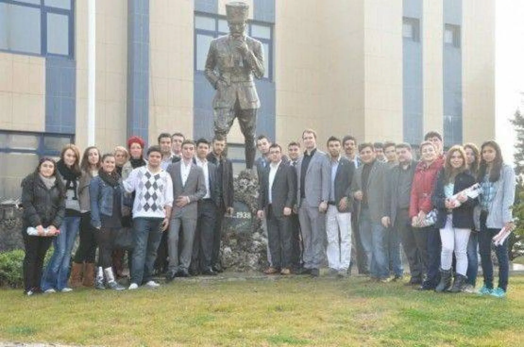 CHP Silivri Gençlik Kolları sıkılmadık el bırakmadı