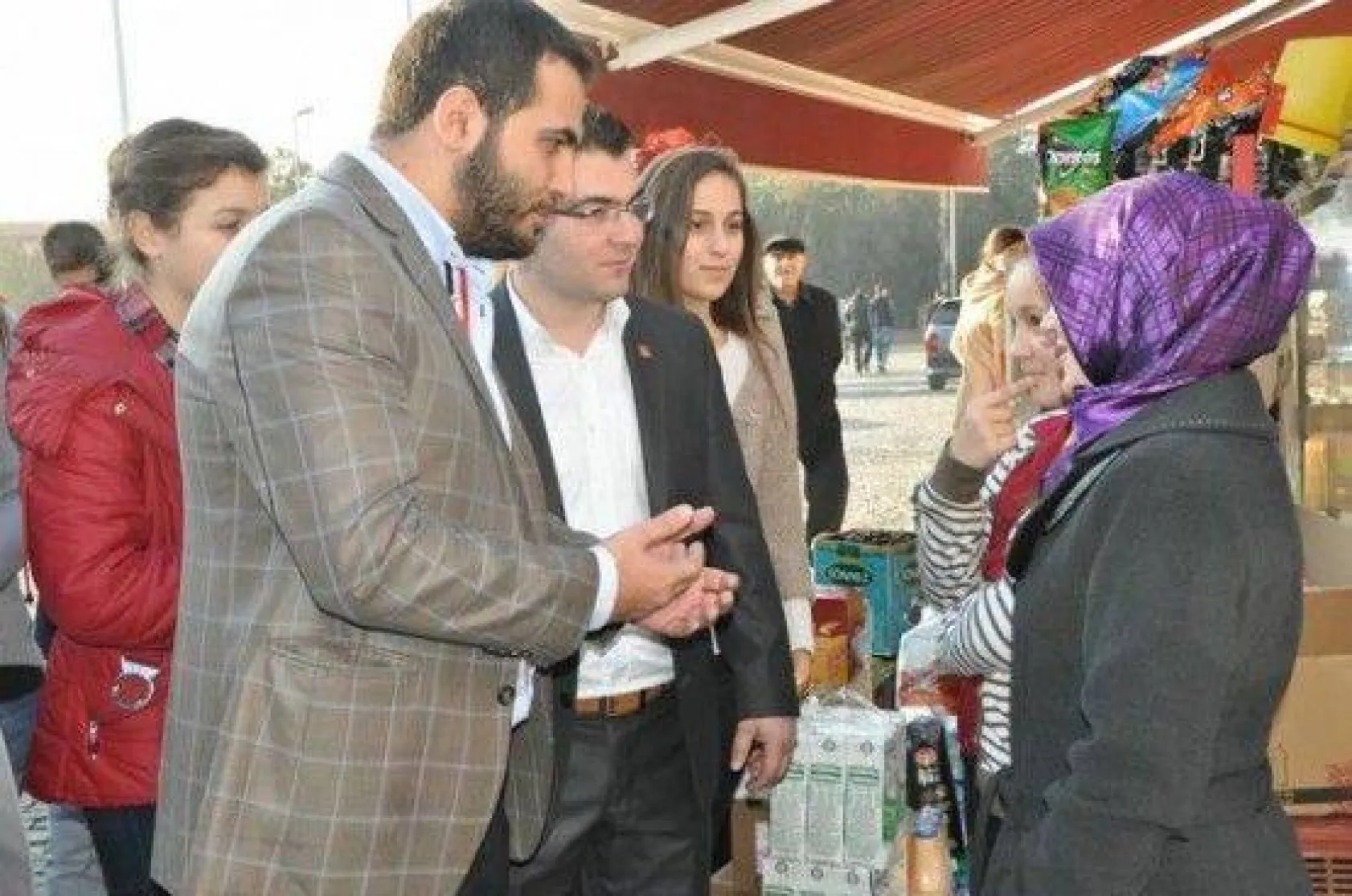 CHP Silivri Gençlik Kolları sıkılmadık el bırakmadı