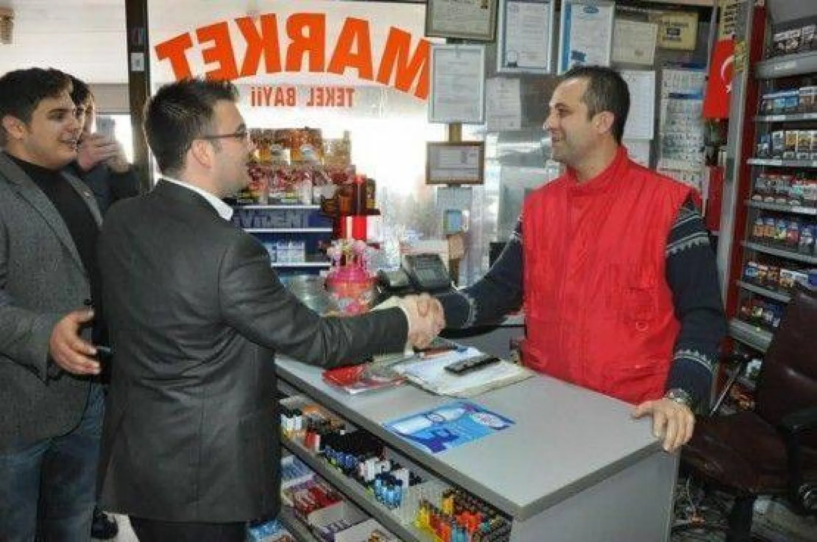 CHP Silivri Gençlik Kolları sıkılmadık el bırakmadı