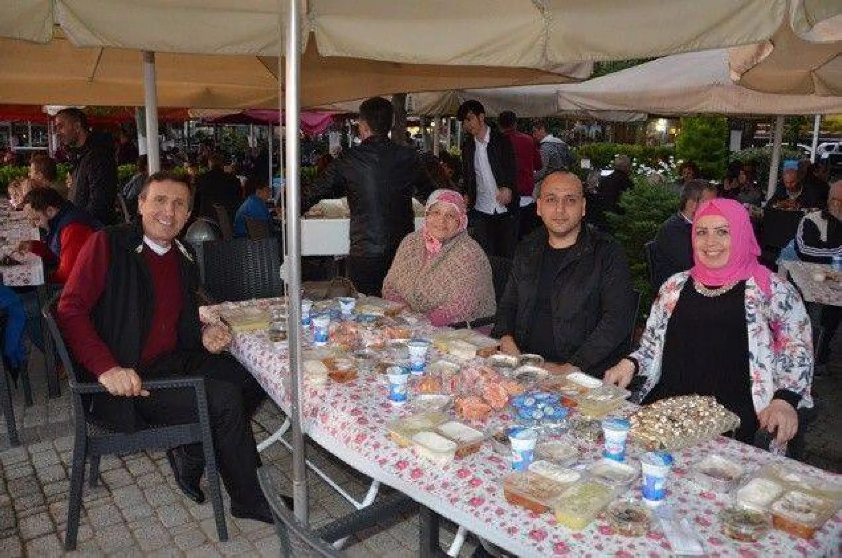 Rizeliler iftar sofrasında bir araya geldi