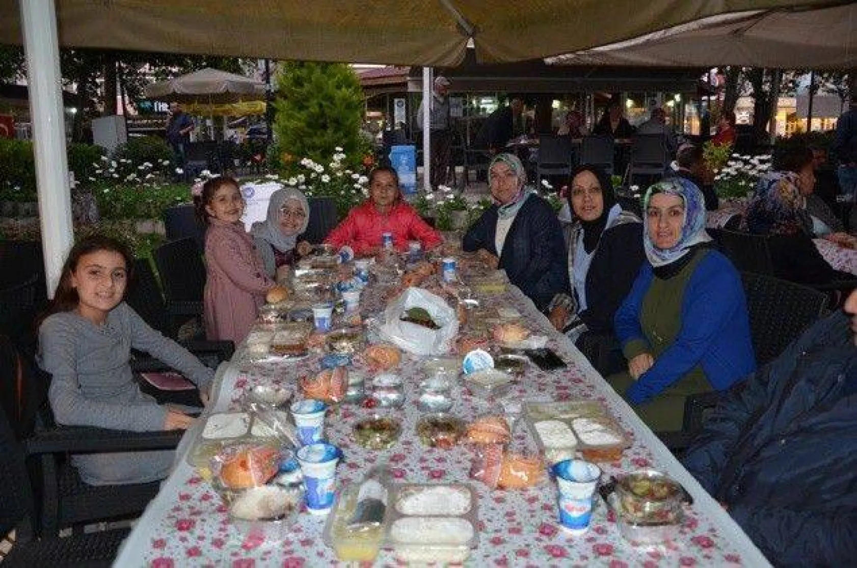 Rizeliler iftar sofrasında bir araya geldi