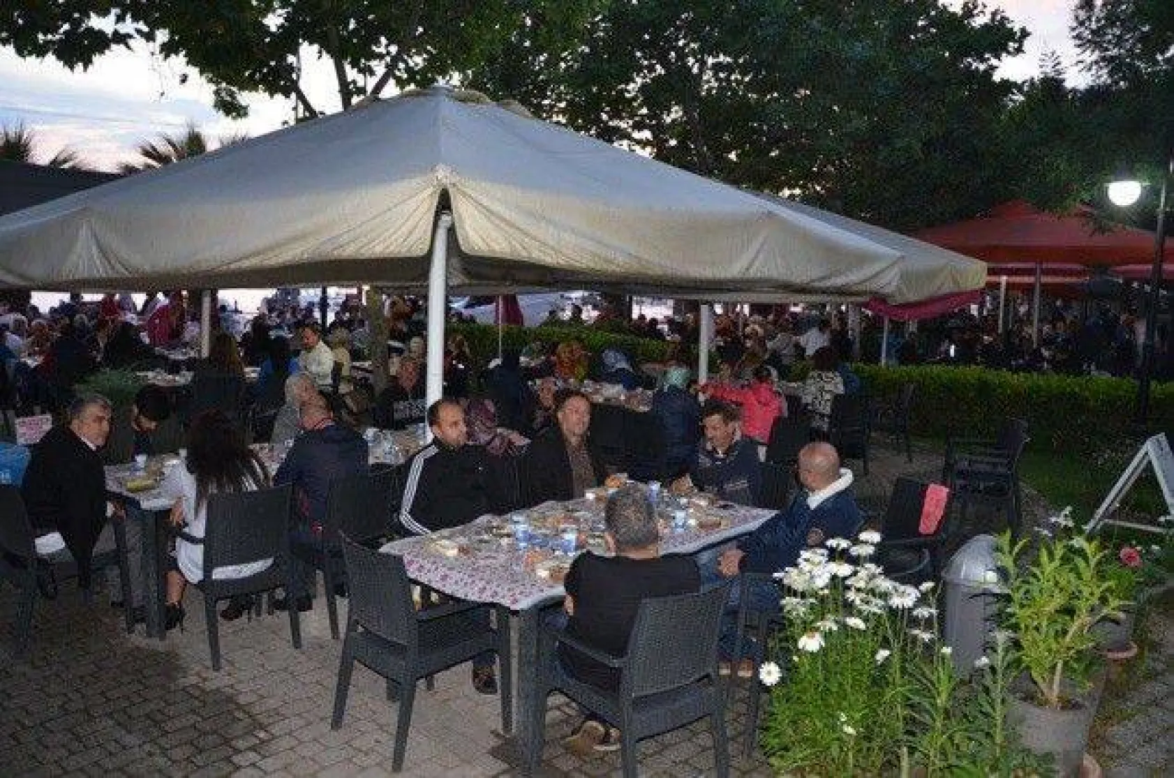 Rizeliler iftar sofrasında bir araya geldi