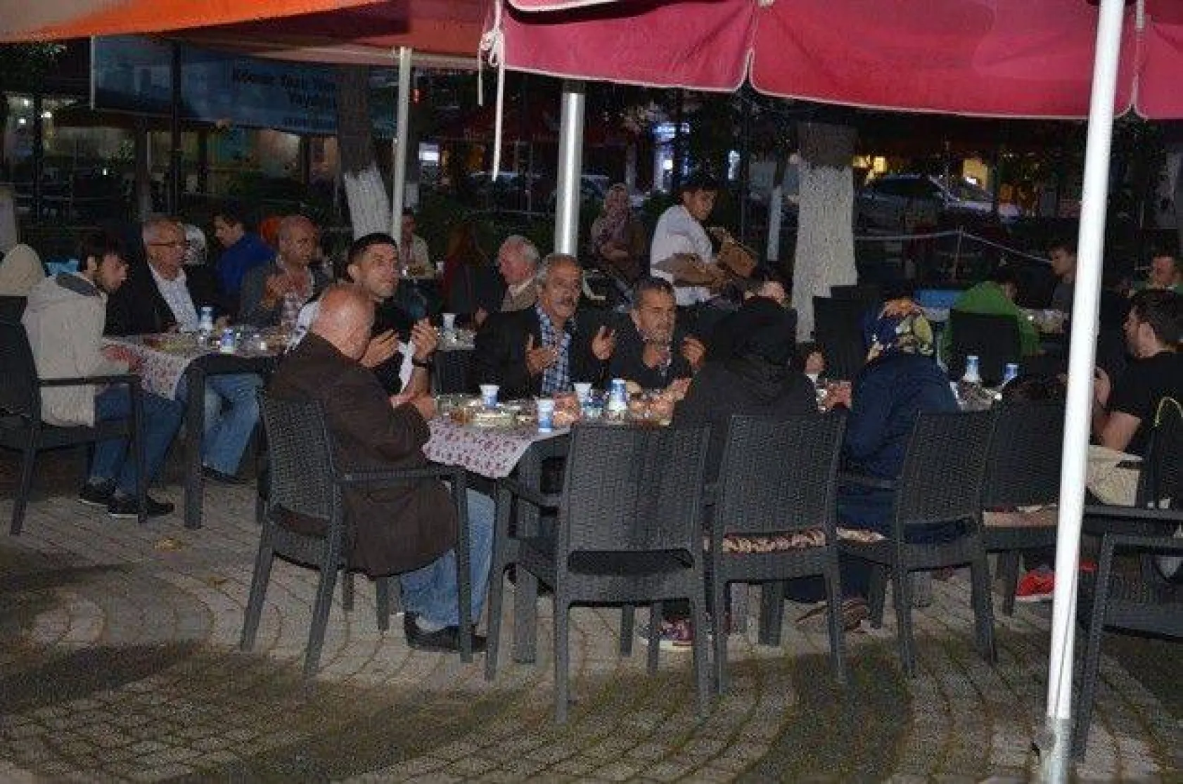 Rizeliler iftar sofrasında bir araya geldi