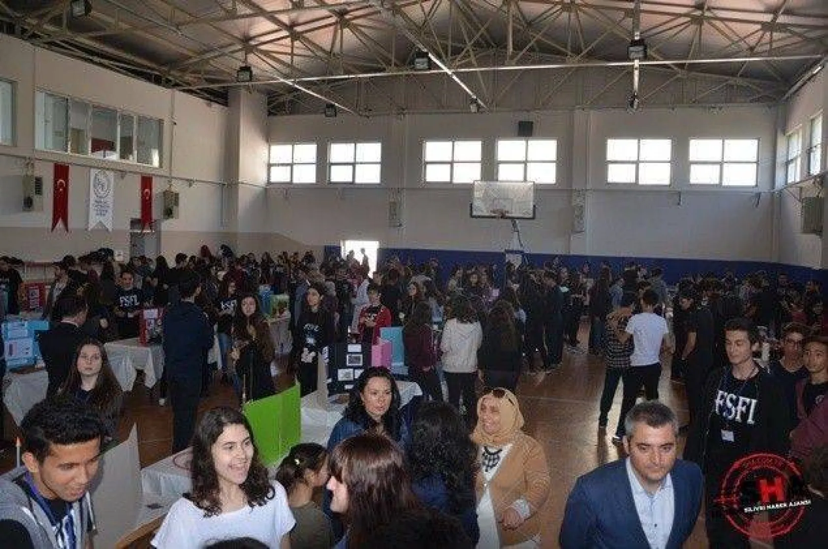 Fen Lisesi öğrencilerinden TÜBİTAK 4006 Fuarı