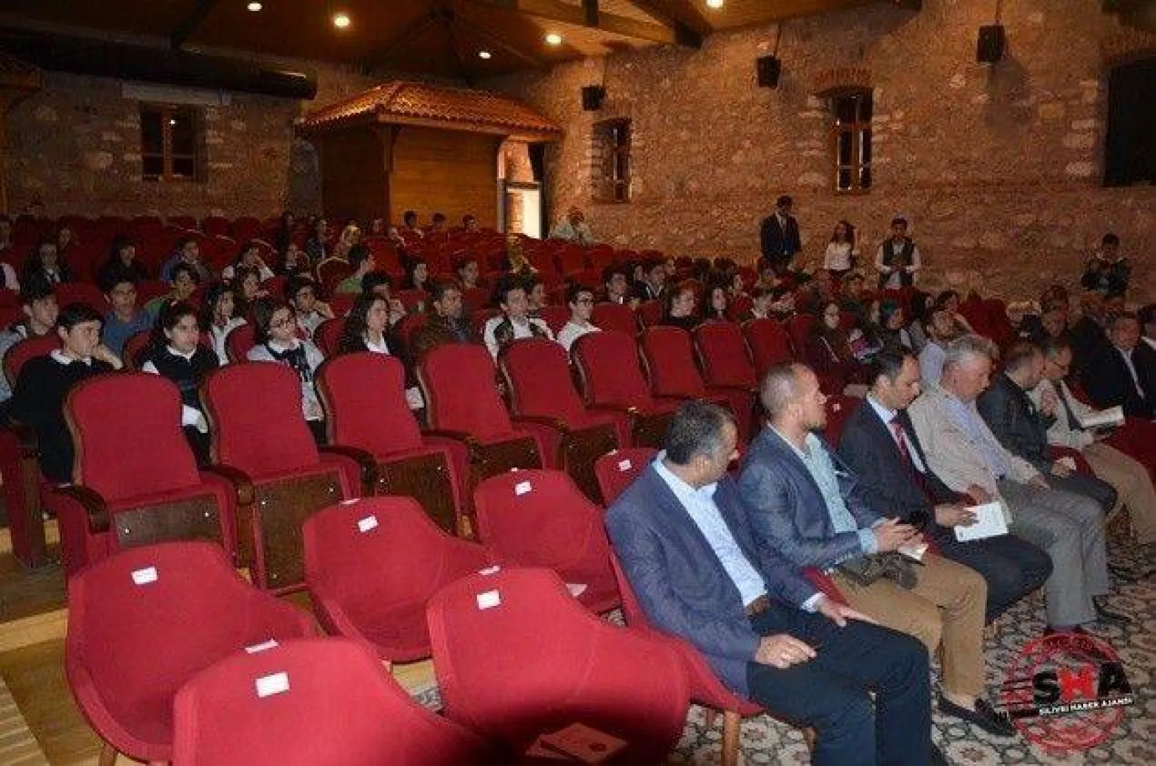 Necip Fazıl'ın hayatını sahnelediler