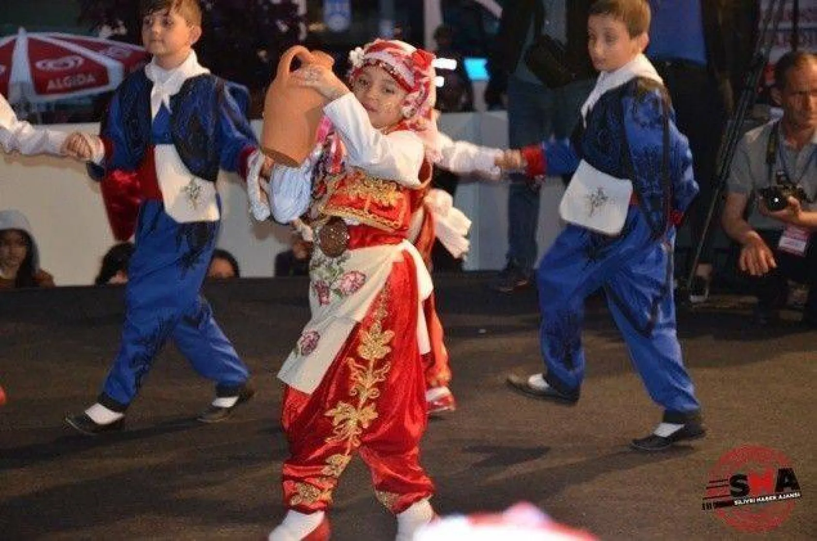 Silivri'de börekler dostluk için açıldı