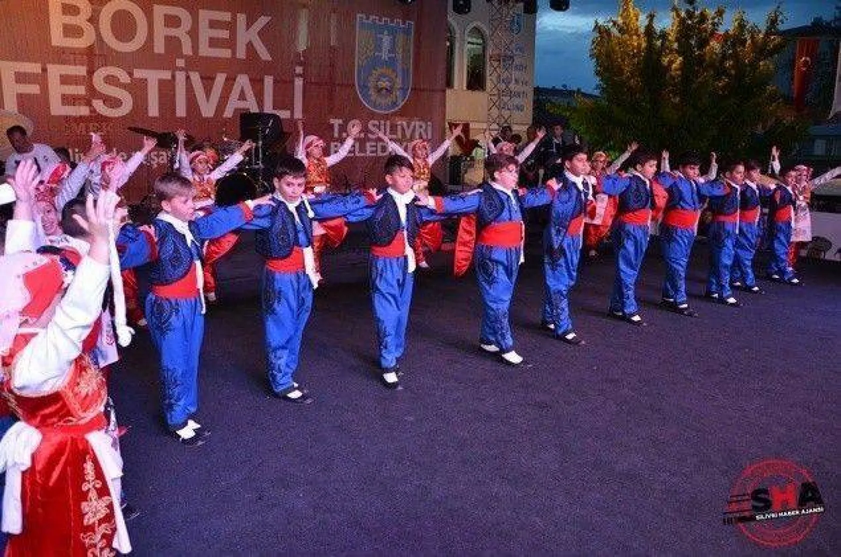 Silivri'de börekler dostluk için açıldı